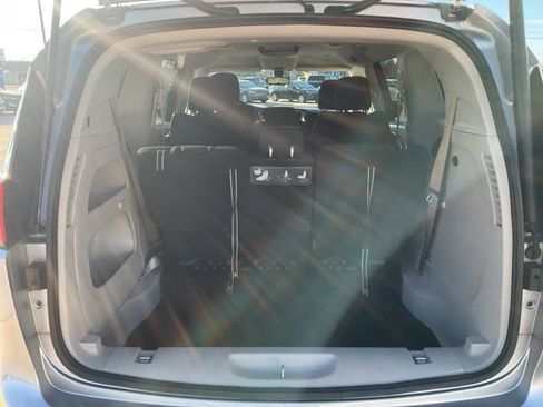 Used 2018 Chrysler Pacifica Touring Plus w/ Tire & Wheel Group image 26