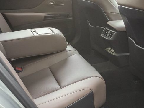 Certified 2025 Lexus ES 350 w/ Premium Package FWD image 23
