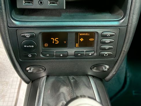 Used 2005 Porsche 911 Turbo image 28