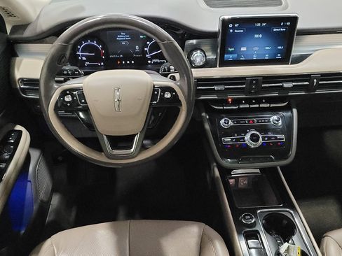 Used 2022 Lincoln Corsair AWD w/ Premium Package image 22