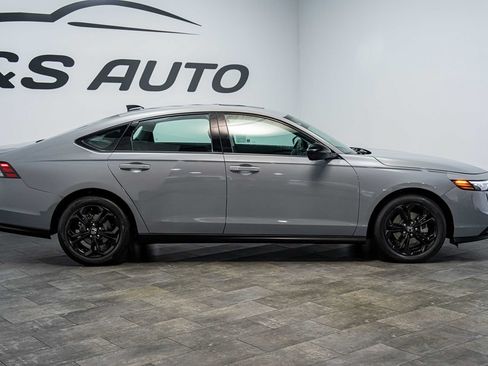 Used 2025 Honda Accord SE image 8