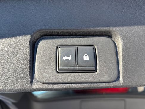 Certified 2025 Nissan Rogue SV image 14