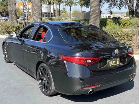 Used 2019 Alfa Romeo Giulia image 2