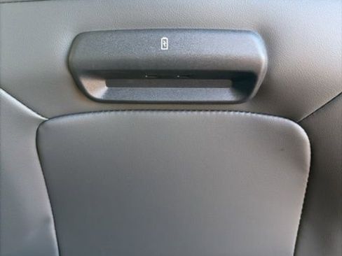 New 2026 Ford Expedition Active image 25