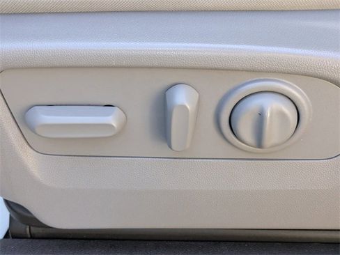 Used 2021 GMC Sierra 1500 SLE image 17