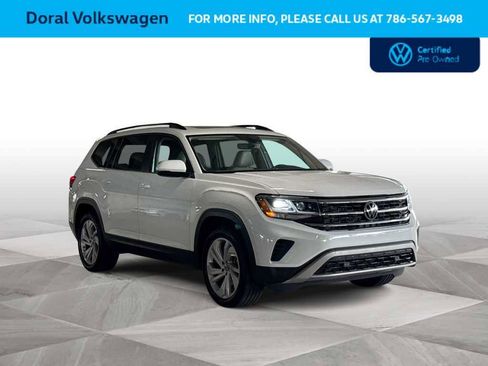 Used 2023 Volkswagen Atlas SE w/ Panoramic Sunroof Package FWD image 2