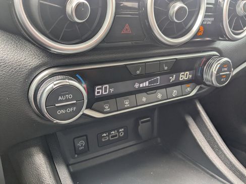 Used 2024 Nissan Sentra SR FWD image 17