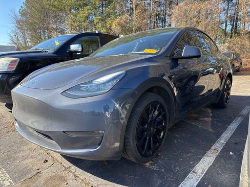Used 2023 Tesla Model Y Long Range image 1