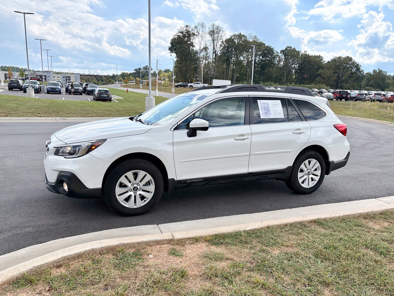 Used 2018 Subaru Outback 2.5i Premium AWD/4WD image 4