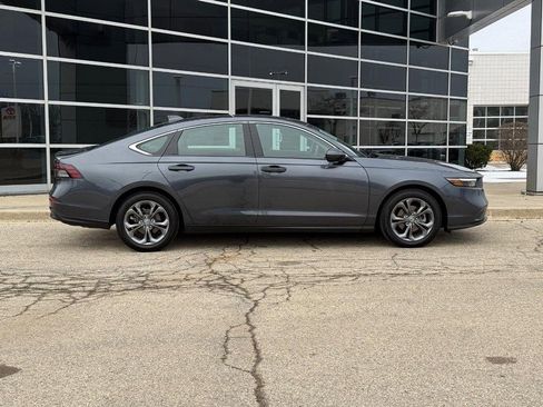 Used 2024 Honda Accord EX image 2