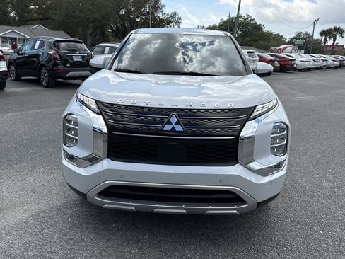 Used 2024 Mitsubishi Outlander SE Black Edition FWD image 8