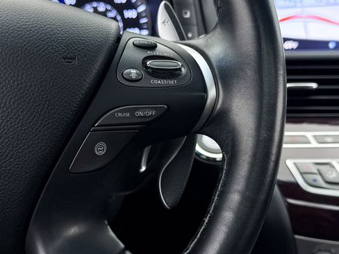 Used 2019 INFINITI Q70 Luxe w/ Sport Package image 36