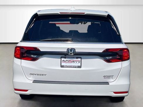 Used 2024 Honda Odyssey Sport image 6