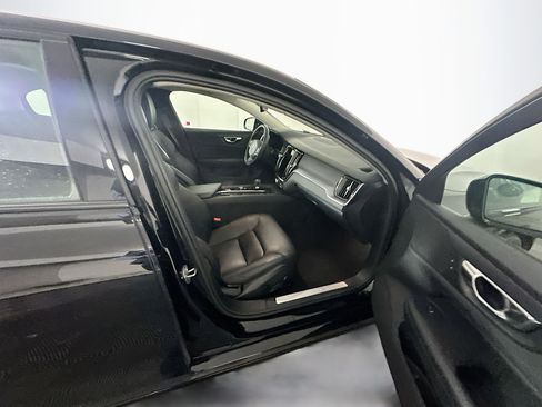 Used 2024 Volvo S60 B5 Core image 30