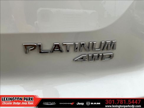 Used 2024 Nissan Pathfinder Platinum AWD/4WD image 23