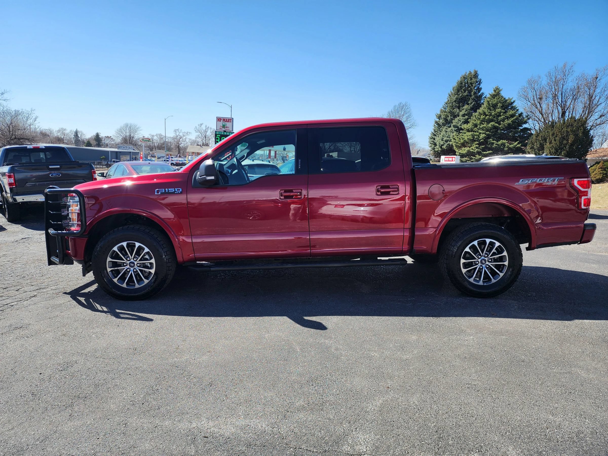 Used 2019 Ford F150 XLT w/ Equipment Group 302A Luxury AWD/4WD image 4