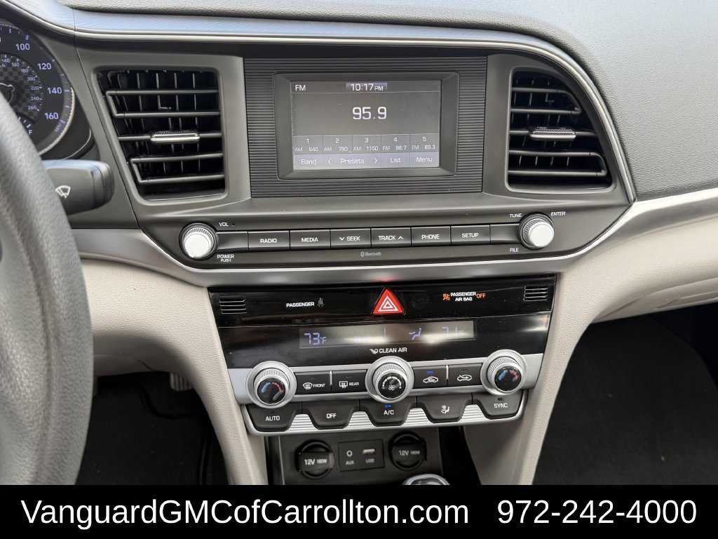Used 2020 Hyundai Elantra SE FWD image 17