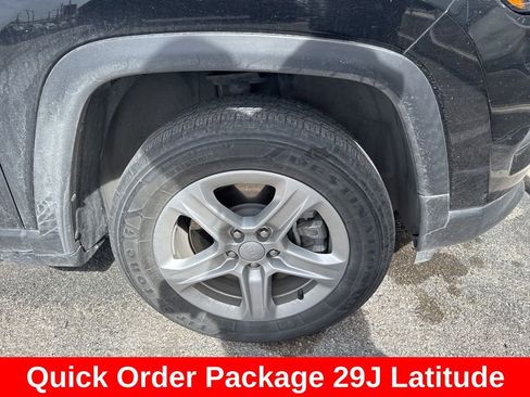 Used 2024 Jeep Compass Latitude image 2