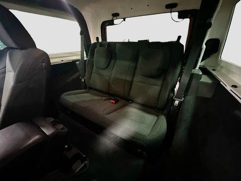 Used 2018 Jeep Wrangler Sport S image 24