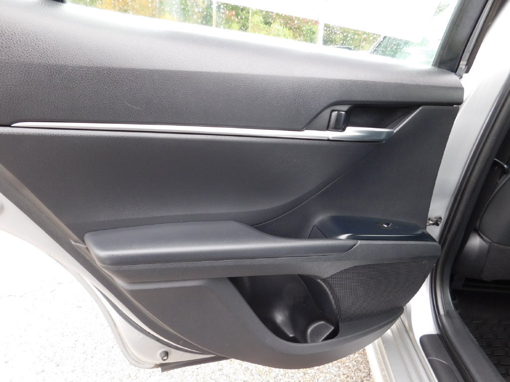 Used 2018 Toyota Camry SE FWD image 8