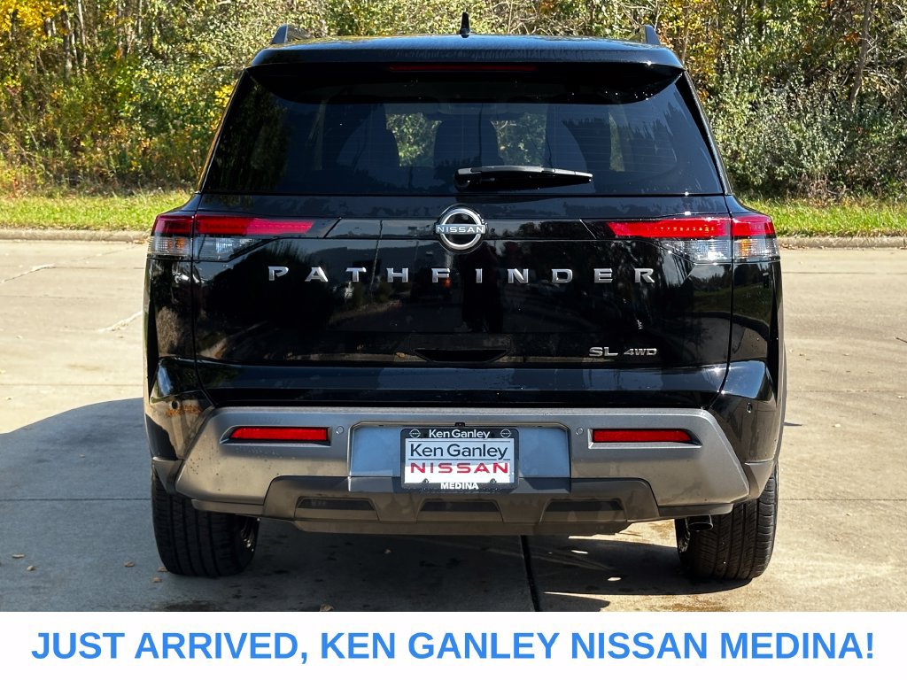 Certified 2026 Nissan Pathfinder SL AWD/4WD image 4