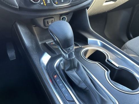 Used 2023 Chevrolet Traverse LT image 22