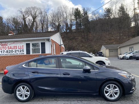 Used 2016 Chevrolet Cruze LT image 4