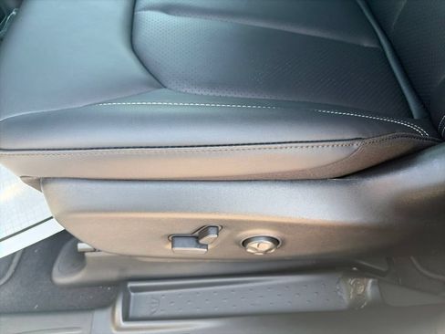 New 2027 Chrysler Pacifica Select FWD image 17