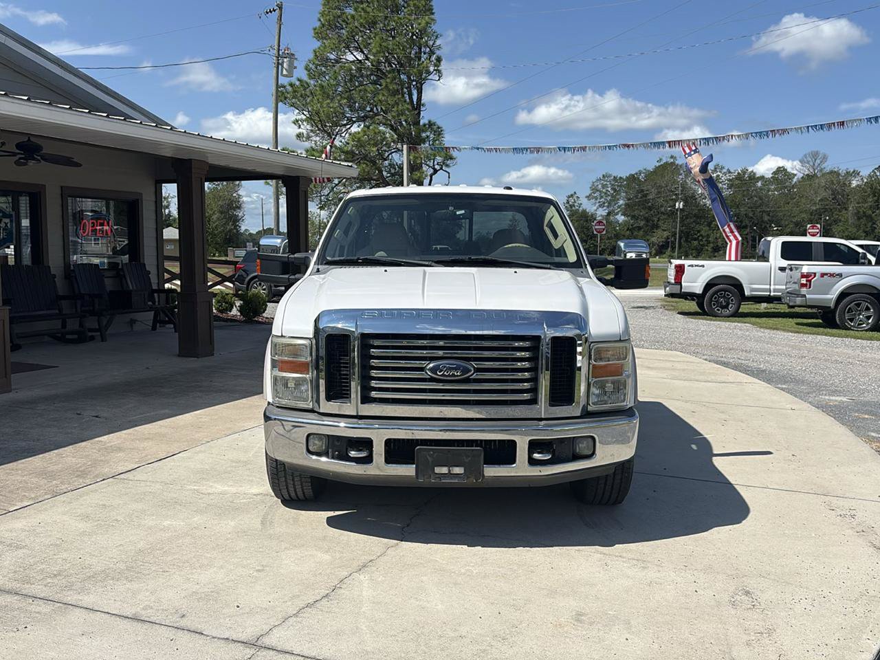 Used 2010 Ford F250 Lariat RWD image 2