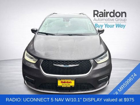 Used 2021 Chrysler Pacifica Touring-L image 2