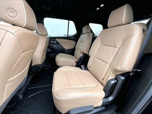 Used 2023 Chevrolet Traverse Premier image 15