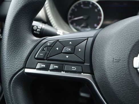Used 2024 Nissan Sentra SV FWD image 13