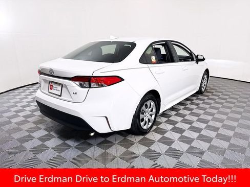 Used 2025 Toyota Corolla LE image 23