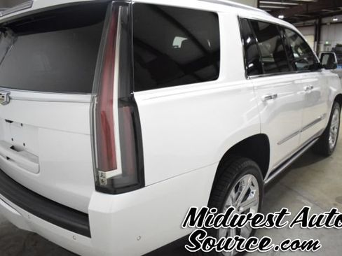 Used 2019 Cadillac Escalade Premium Luxury AWD/4WD image 4