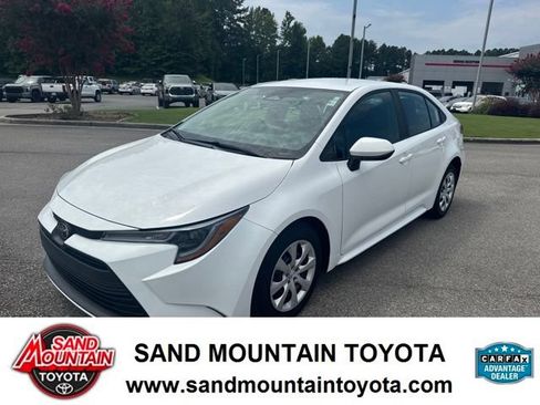 Used 2023 Toyota Corolla LE FWD image 6