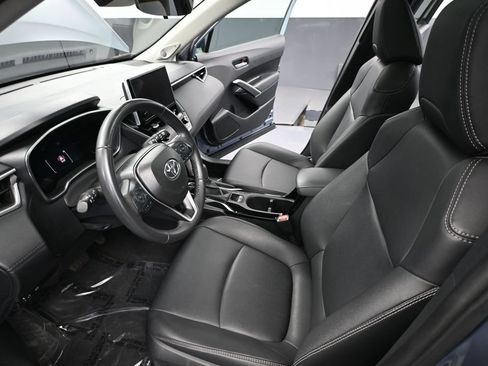 Used 2024 Toyota Corolla Cross XLE w/ Convenience Package AWD/4WD image 21