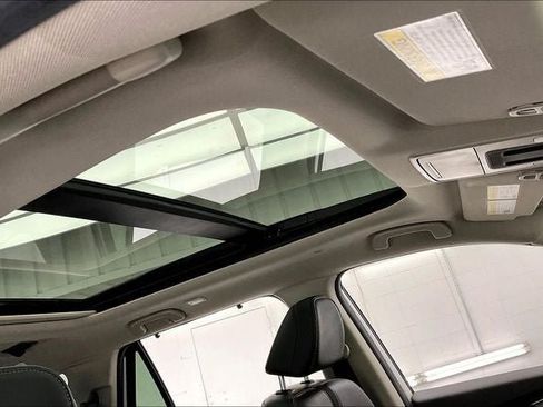 Certified 2025 Honda Pilot Touring image 13