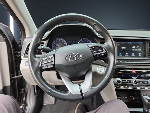 Used 2020 Hyundai Elantra Value Edition image 12