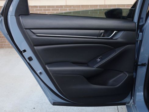 Used 2022 Honda Accord Sport image 17