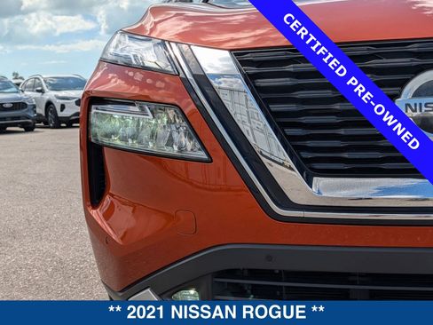 Used 2021 Nissan Rogue Platinum image 9