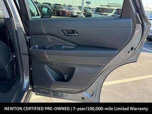 Used 2025 Nissan Pathfinder S FWD image 24