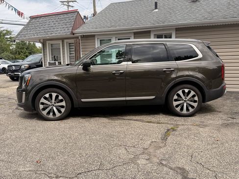 Used 2020 Kia Telluride S AWD/4WD image 3
