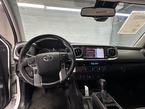 Used 2021 Toyota Tacoma SR5 RWD image 16