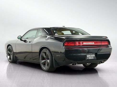 Used 2009 Dodge Challenger SRT8 w/ SRT Option Group II RWD image 3