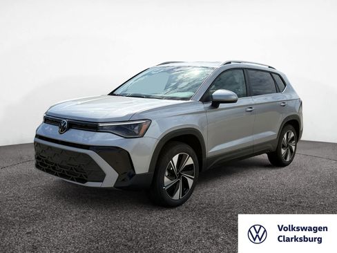 New 2025 Volkswagen Taos SE image 1