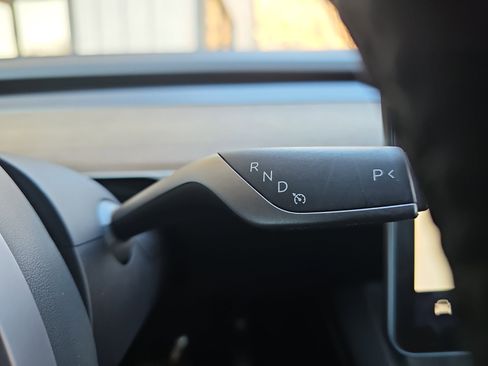 Used 2024 Tesla Model Y Long Range image 25