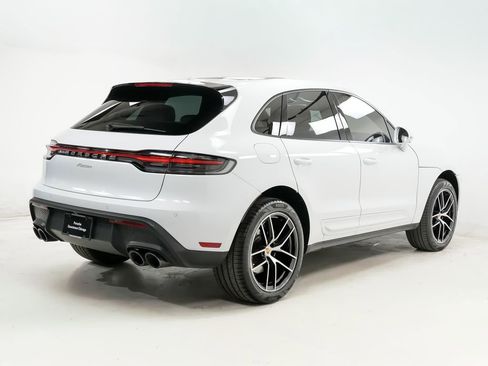 Certified 2025 Porsche Macan AWD/4WD image 10