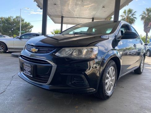 Used 2017 Chevrolet Sonic LT FWD image 2