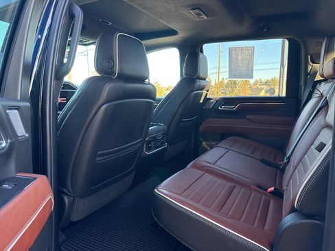 Used 2024 GMC Sierra 2500 Denali Ultimate image 16