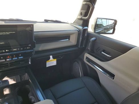 New 2026 GMC Hummer EV SUV AWD/4WD image 16